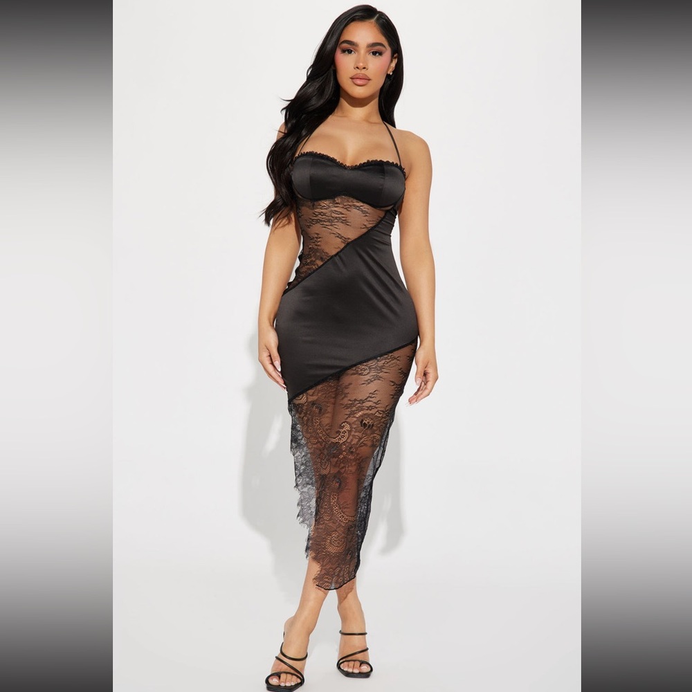 🆕 • Black Lace Midi Dress